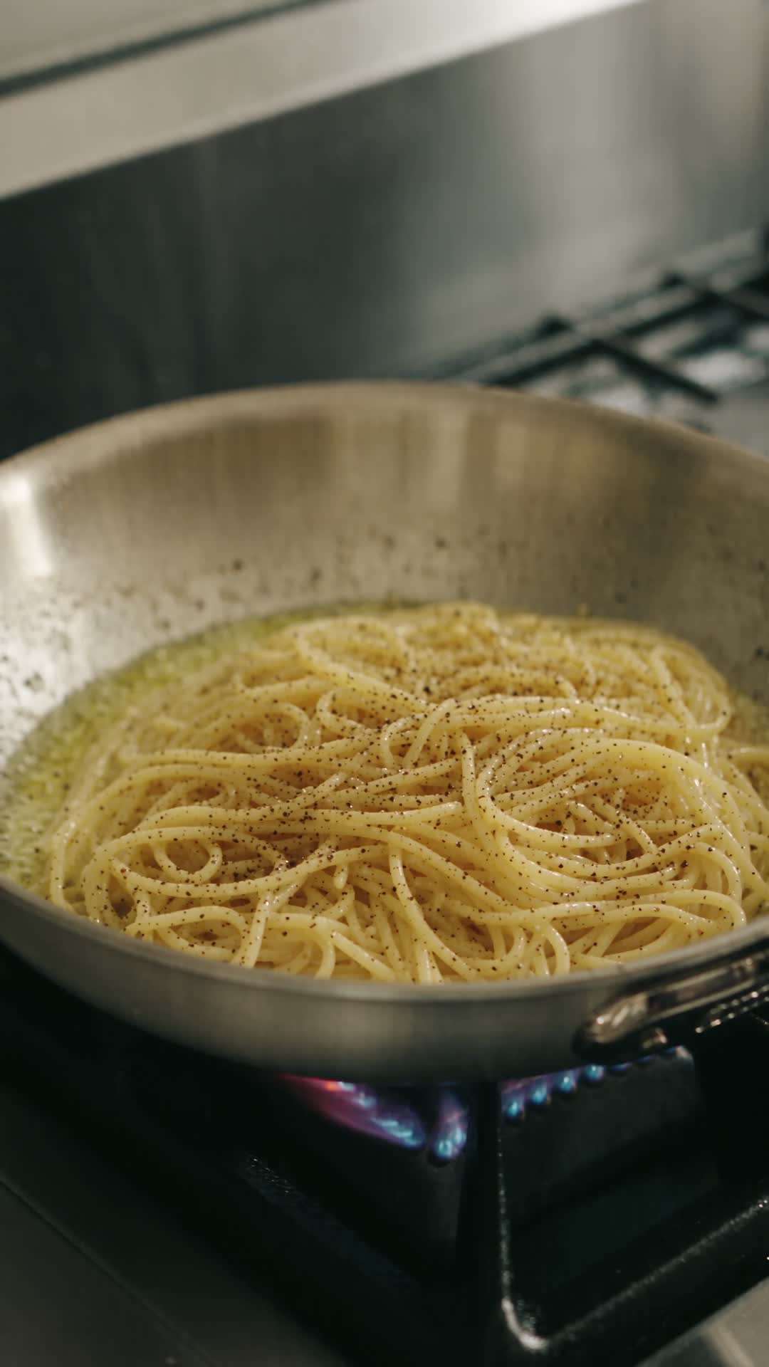 Tagliatelle in Butter and Black Pepper Sauce
